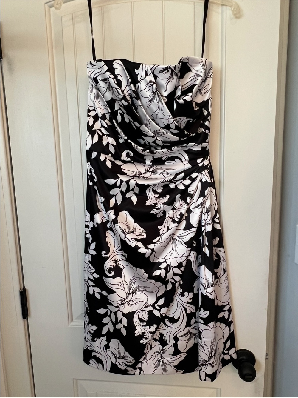 White House Black Market  Black & White Floral Strapless Cocktail Dress ~ Size 4